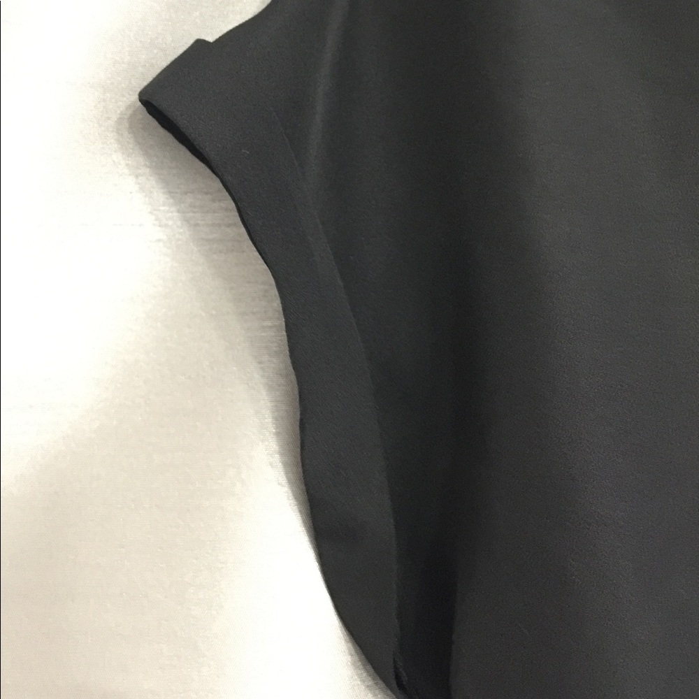 Color Block Zipper Back Shirt - Picture 3 of 3